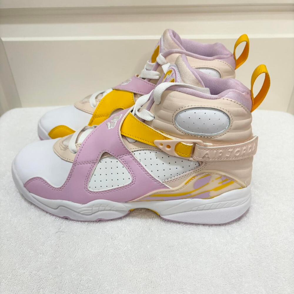 Air Jordan 8 Retro Sneaker- 6Youth/7.5 Women's
